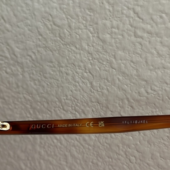 New Gucci Sun Glasses. Brown With Black Frame. - Picture 10 of 12